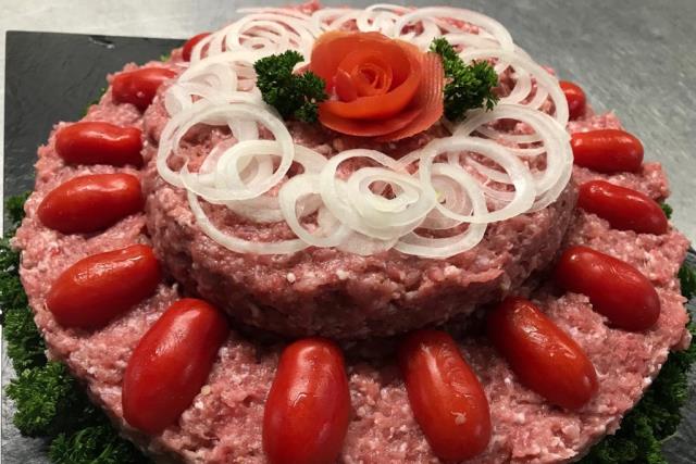 Schoenes Essen Heiko Schoene Gorxheimertal Laudenbach Catering Events Hochzeitstorte Mett Hackfleisch